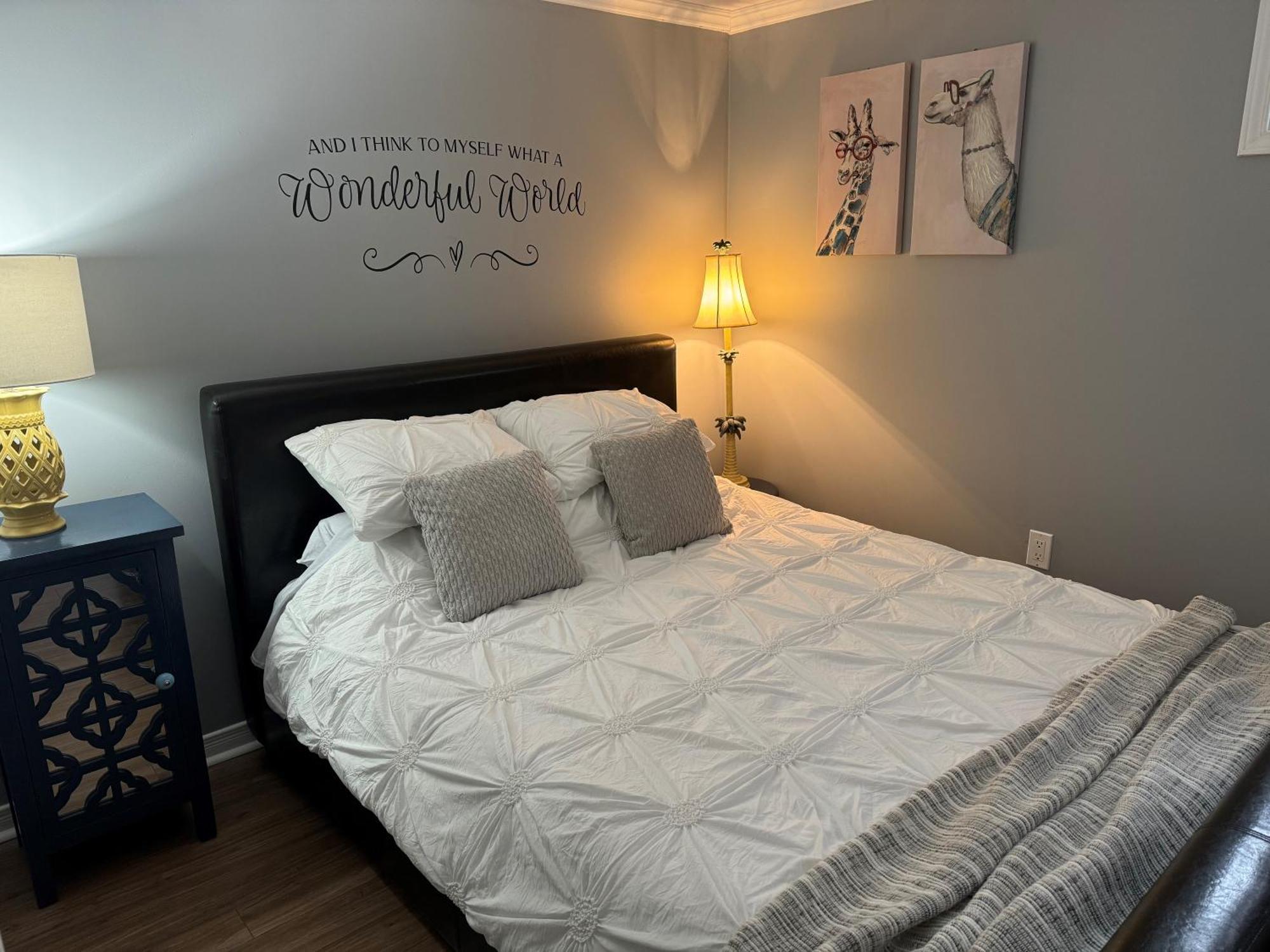 Lazy Dayz Vacation Rental Пиктън Екстериор снимка